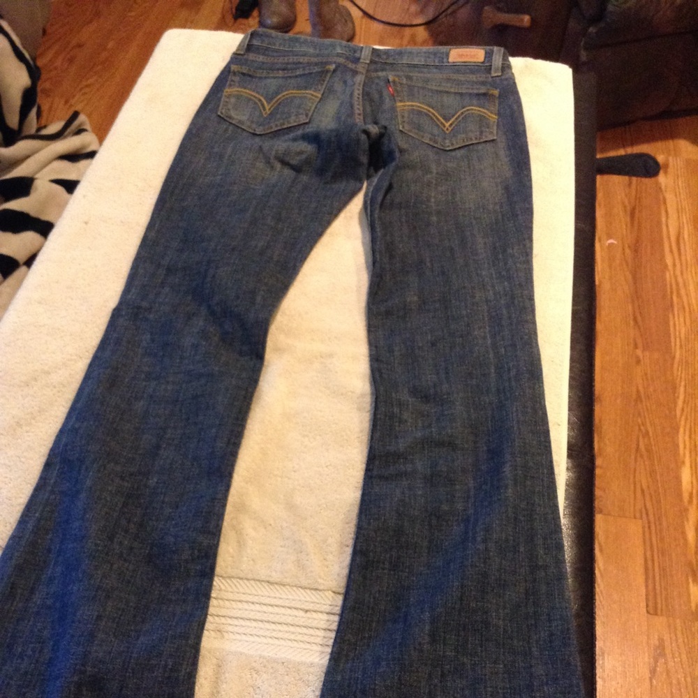 Levis women's jeans